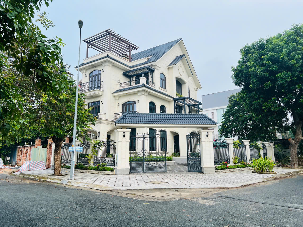 Head Office Building